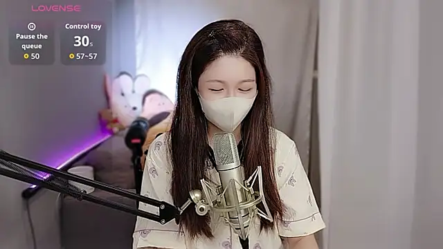 Snapshot of tw_lala chatting on 10/13/25, 04:19 tw lala online show from 10/13/25, 04:19