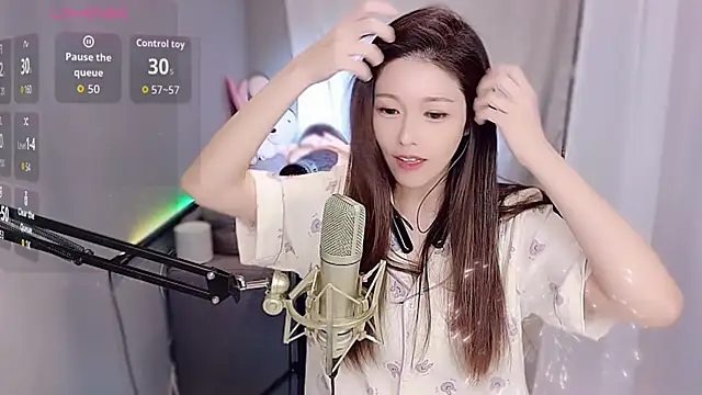 Snapshot of tw_lala chatting on 11/17/25, 04:44 tw lala online show from 11/17/25, 04:44