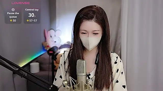 Snapshot of tw_lala chatting on 10/17/25, 04:42 tw lala online show from 10/17/25, 04:42