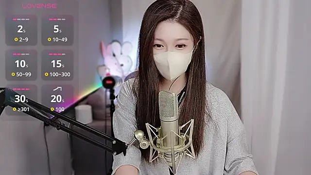 Snapshot of tw_lala chatting on 10/19/25, 04:10 tw lala online show from 10/19/25, 04:10