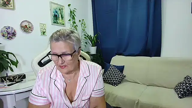 Selenna57 online show from 12/05/25, 08:17