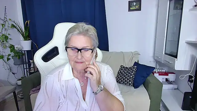 Snapshot of Selenna57 chatting on 04/14/26, 04:56 Selenna57 online show from 04/14/26, 04:56