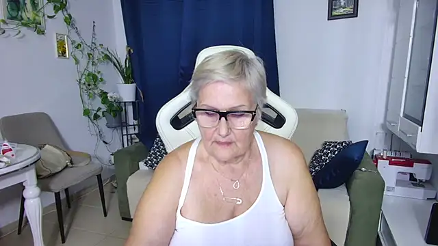 Selenna57 online show from 04/20/26, 05:47