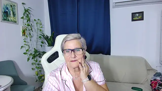 Selenna57 online show from 11/27/25, 06:52