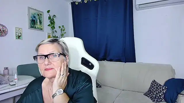 Selenna57 online show from 01/11/26, 06:48