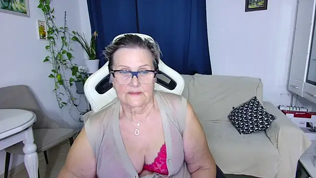 Snapshot of Selenna57 chatting on 04/01/26, 04:59 Selenna57 online show from 04/01/26, 04:59