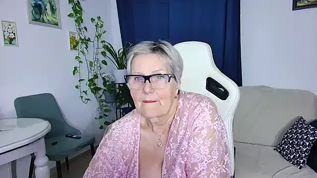 Snapshot of Selenna57 chatting on 01/16/26, 06:45 Selenna57 online show from 01/16/26, 06:45