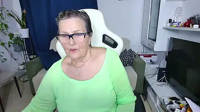 Snapshot of Selenna57 chatting on 04/05/26, 05:30 Selenna57 online show from 04/05/26, 05:30