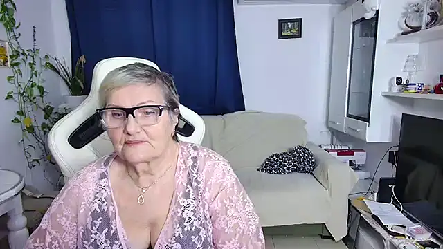 Snapshot of Selenna57 chatting on 04/04/26, 05:30 Selenna57 online show from 04/04/26, 05:30