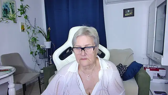 Selenna57 online show from 04/15/26, 05:39