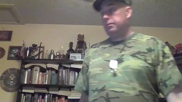 Snapshot of ThriilSergeant15 chatting on 11/07/25, 11:41 ThriilSergeant15 online show from 11/07/25, 11:41