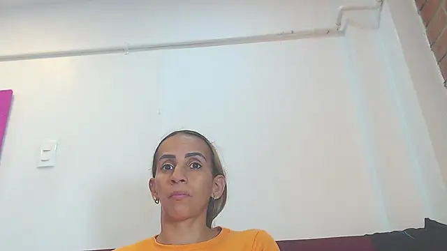 Amber Moore online show from 05/26/26, 05:33