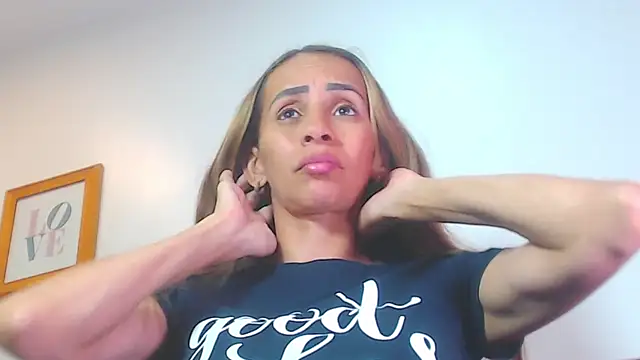 Amber Moore online show from 06/17/26, 07:13