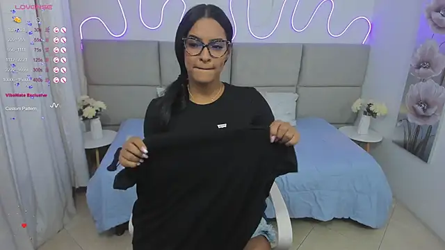 nashiira  online show from 02/03/25, 07:10