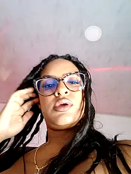 nashiira  online show from 12/04/25, 09:58