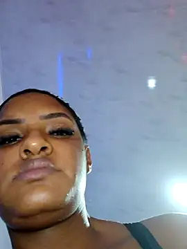 nashiira  online show from 05/06/26, 10:03
