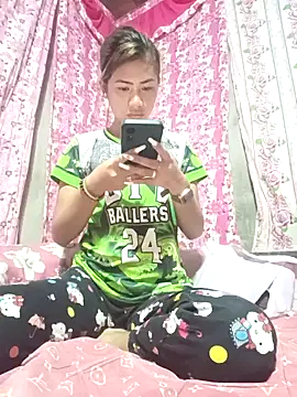 Snapshot of Cutie_body11 chatting on 02/06/25, 01:38 Cutie body11 online show from 02/06/25, 01:38