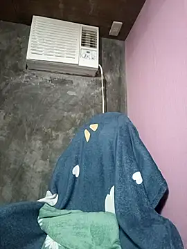 Snapshot of Cutie_body11 chatting on 10/06/25, 01:40 Cutie body11 online show from 10/06/25, 01:40