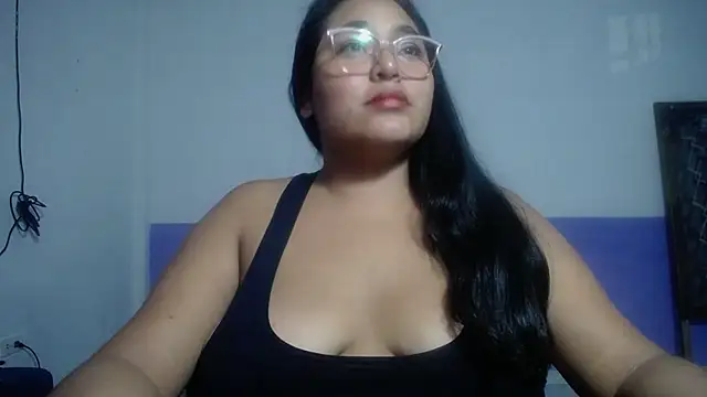 Snapshot of sirena_15 chatting on 07/08/26, 05:19 sirena 15 online show from 07/08/26, 05:19