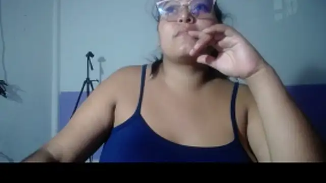 Snapshot of sirena_15 chatting on 05/20/26, 05:15 sirena 15 online show from 05/20/26, 05:15