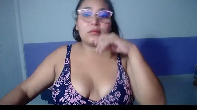 Snapshot of sirena_15 chatting on 05/03/26, 05:23 sirena 15 online show from 05/03/26, 05:23