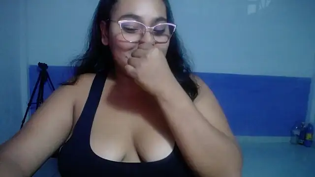 Snapshot of sirena_15 chatting on 06/16/26, 03:06 sirena 15 online show from 06/16/26, 03:06
