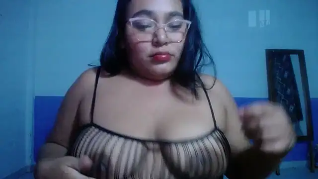 Snapshot of sirena_15 chatting on 07/06/26, 05:14 sirena 15 online show from 07/06/26, 05:14
