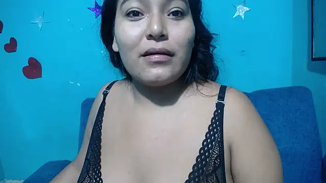 Snapshot of sirena_15 chatting on 01/25/25, 05:51 sirena 15 online show from 01/25/25, 05:51