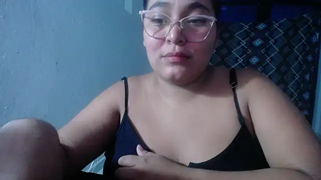 Snapshot of sirena_15 chatting on 03/16/26, 05:44 sirena 15 online show from 03/16/26, 05:44