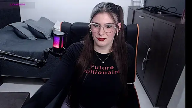 Snapshot of xxbbtaa chatting on 06/18/26, 01:37 xxbbtaa online show from 06/18/26, 01:37