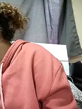 Snapshot of EmmaMelissa0521 chatting on 03/05/25, 09:48 EmmaMelissa0521 online show from 03/05/25, 09:48