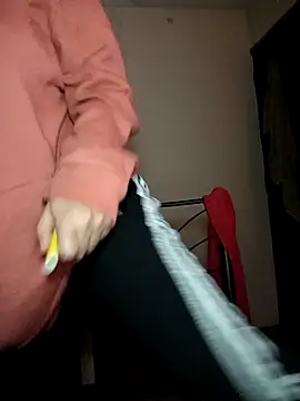 Snapshot of EmmaMelissa0521 chatting on 03/06/25, 05:24 EmmaMelissa0521 online show from 03/06/25, 05:24