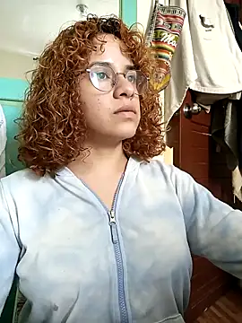 Snapshot of EmmaMelissa0521 chatting on 09/19/25, 06:12 EmmaMelissa0521 online show from 09/19/25, 06:12