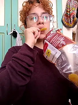 Snapshot of EmmaMelissa0521 chatting on 10/08/25, 08:09 EmmaMelissa0521 online show from 10/08/25, 08:09