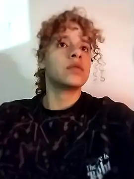 Snapshot of EmmaMelissa0521 chatting on 11/12/25, 01:54 EmmaMelissa0521 online show from 11/12/25, 01:54