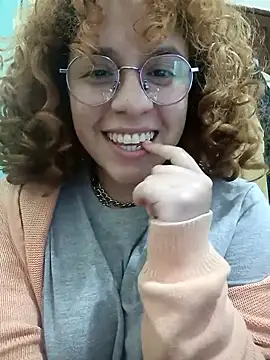 Snapshot of EmmaMelissa0521 chatting on 10/02/25, 04:05 EmmaMelissa0521 online show from 10/02/25, 04:05