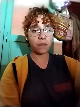 Snapshot of EmmaMelissa0521 chatting on 10/26/25, 11:38 EmmaMelissa0521 online show from 10/26/25, 11:38