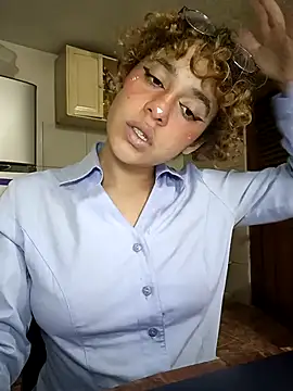 Snapshot of EmmaMelissa0521 chatting on 03/14/25, 09:54 EmmaMelissa0521 online show from 03/14/25, 09:54