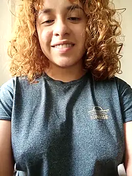 Snapshot of EmmaMelissa0521 chatting on 10/05/25, 08:32 EmmaMelissa0521 online show from 10/05/25, 08:32