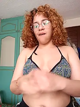 Snapshot of EmmaMelissa0521 chatting on 10/09/25, 06:08 EmmaMelissa0521 online show from 10/09/25, 06:08