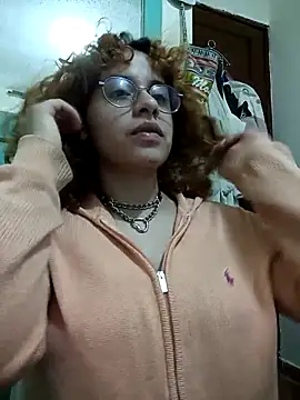 Snapshot of EmmaMelissa0521 chatting on 09/28/25, 01:12 EmmaMelissa0521 online show from 09/28/25, 01:12