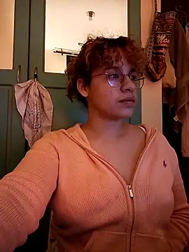 Snapshot of EmmaMelissa0521 chatting on 09/10/25, 02:43 EmmaMelissa0521 online show from 09/10/25, 02:43