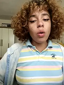 Snapshot of EmmaMelissa0521 chatting on 03/17/25, 05:27 EmmaMelissa0521 online show from 03/17/25, 05:27