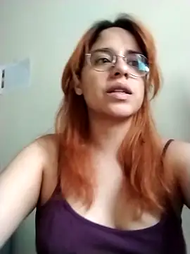 Snapshot of EmmaMelissa0521 chatting on 11/06/25, 10:25 EmmaMelissa0521 online show from 11/06/25, 10:25