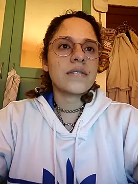 Snapshot of EmmaMelissa0521 chatting on 09/20/25, 11:43 EmmaMelissa0521 online show from 09/20/25, 11:43