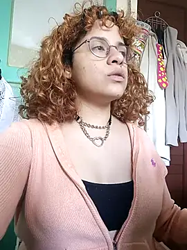 Snapshot of EmmaMelissa0521 chatting on 09/28/25, 09:00 EmmaMelissa0521 online show from 09/28/25, 09:00