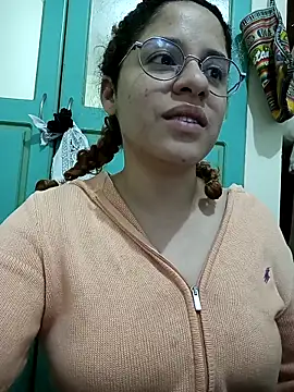 Snapshot of EmmaMelissa0521 chatting on 09/30/25, 05:57 EmmaMelissa0521 online show from 09/30/25, 05:57