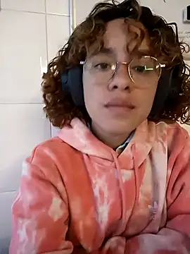 Snapshot of EmmaMelissa0521 chatting on 03/13/25, 07:50 EmmaMelissa0521 online show from 03/13/25, 07:50