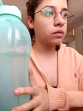 Snapshot of EmmaMelissa0521 chatting on 09/29/25, 05:51 EmmaMelissa0521 online show from 09/29/25, 05:51