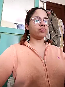 Snapshot of EmmaMelissa0521 chatting on 09/22/25, 06:36 EmmaMelissa0521 online show from 09/22/25, 06:36